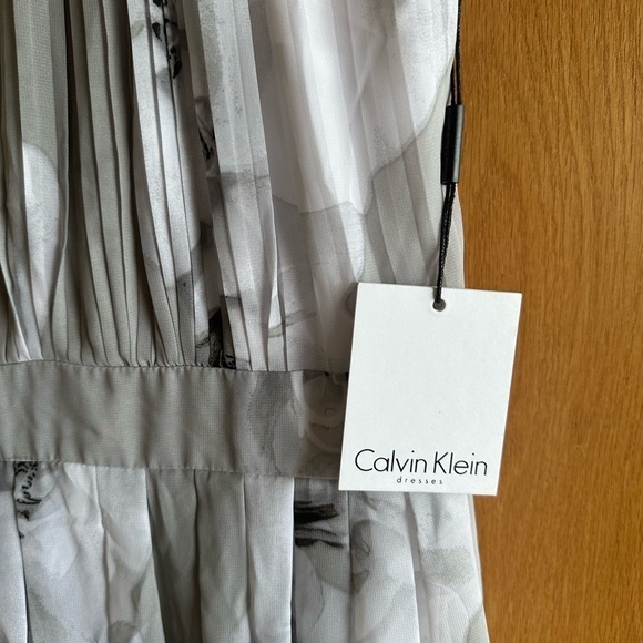 Calvin Klein Halter Fully Lined Cocktail Dress NWT - Picture 3 of 9